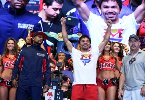 Pacquiao_Mayweather_weighin_150501_001a