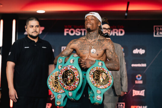 Foster Decisions Navarrete to become Three-Belt unified Champion